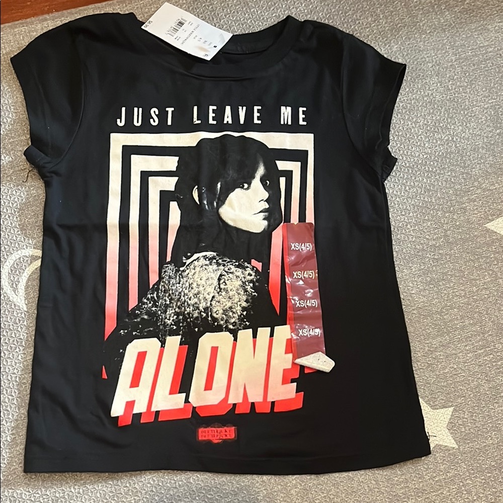 XS (4/5) BEETLE JUICE KIDS Short Sleeve Tee with Graphic Design